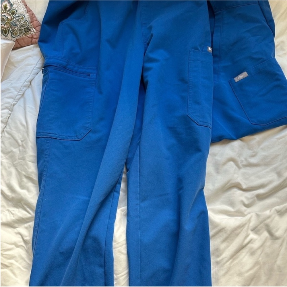 Figs Women's Scrub Pants & Jacket Set in Royal Blue